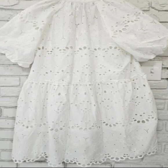 Abercrombie & Fitch Eyelet Mini Dress - Picture 2 of 3